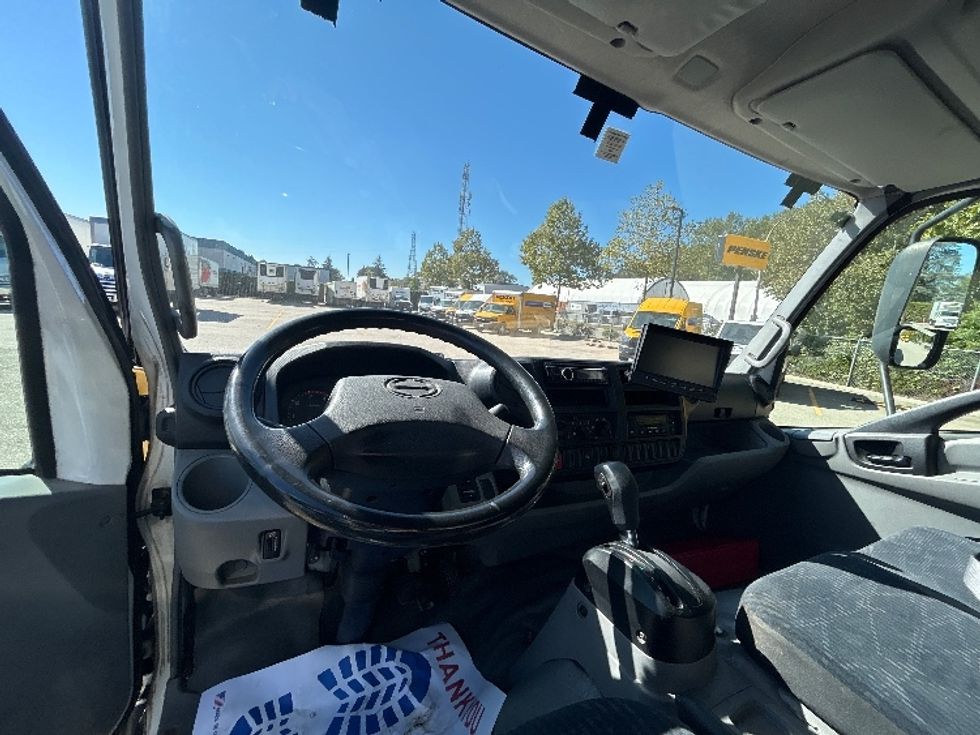 Refrigerated Truck-Light and Medium Duty Trucks-Hino-2019-195-Abbotsford-BC-314,810\n\t\tkm-$ 44,750 - Image 18