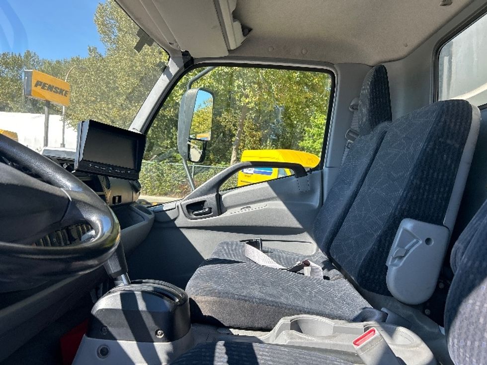 Refrigerated Truck-Light and Medium Duty Trucks-Hino-2019-195-Abbotsford-BC-314,810\n\t\tkm-$ 44,750 - Image 19