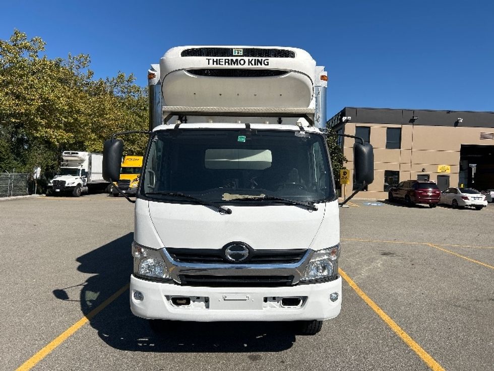 Refrigerated Truck-Light and Medium Duty Trucks-Hino-2019-195-Abbotsford-BC-314,810\n\t\tkm-$ 44,750 - Image 2