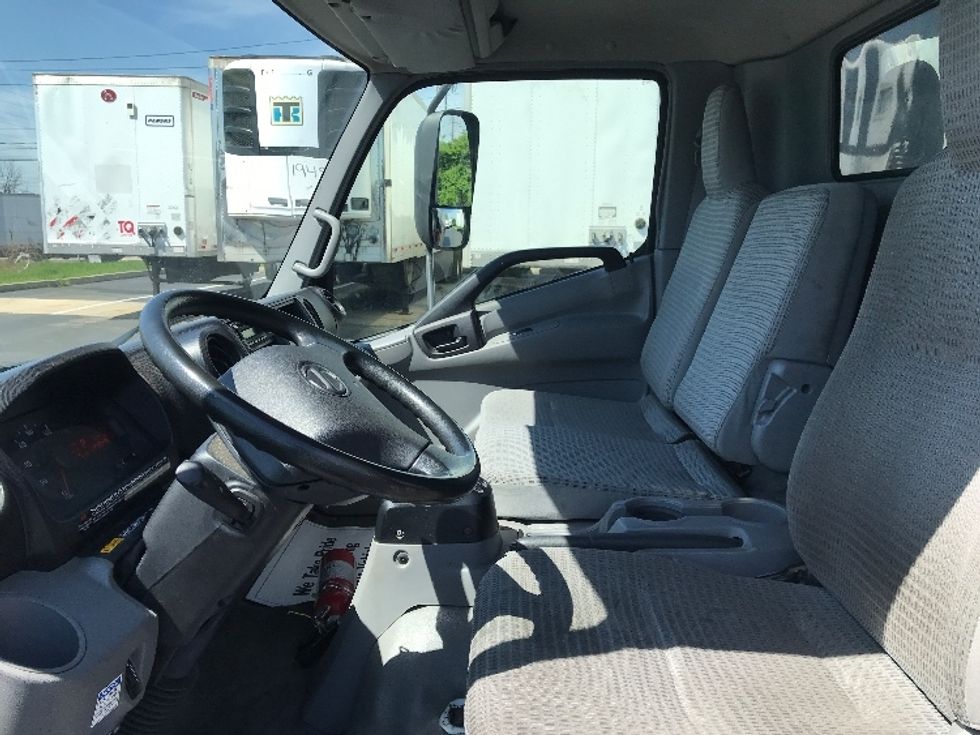Refrigerated Truck-Light and Medium Duty Trucks-Hino-2019-195-Allentown-PA-112,086\n\t\tmiles-$ 50,750 - Image 19