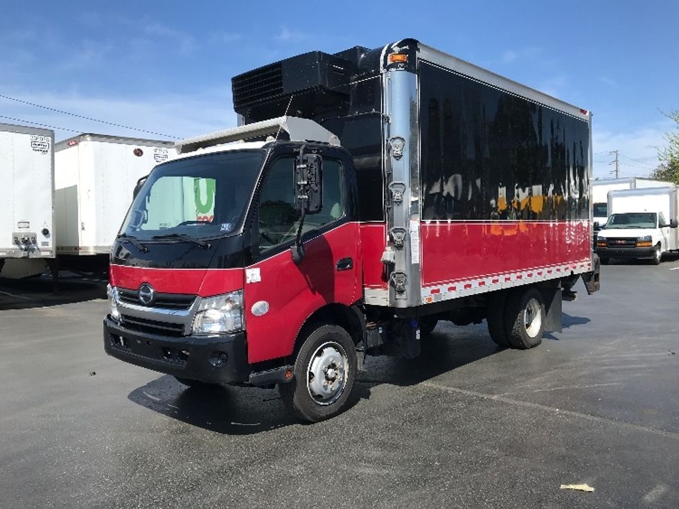 Refrigerated Truck-Light and Medium Duty Trucks-Hino-2019-195-Allentown-PA-112,086\n\t\tmiles-$ 50,750 - Image 3