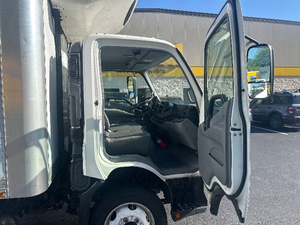 Refrigerated Truck-Light and Medium Duty Trucks-Hino-2019-195-Atlanta-GA-117,509\n\t\tmiles-$ 51,250 - Image 20