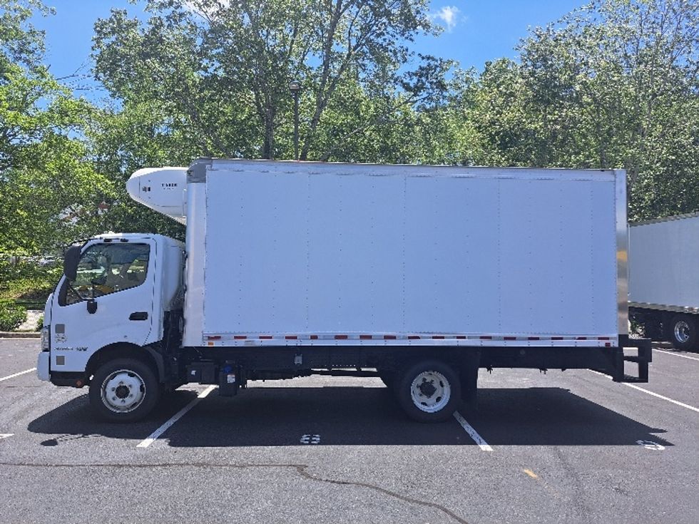 Refrigerated Truck-Light and Medium Duty Trucks-Hino-2019-195-Atlanta-GA-153,465\n\t\tmiles-$ 47,750 - Image 4