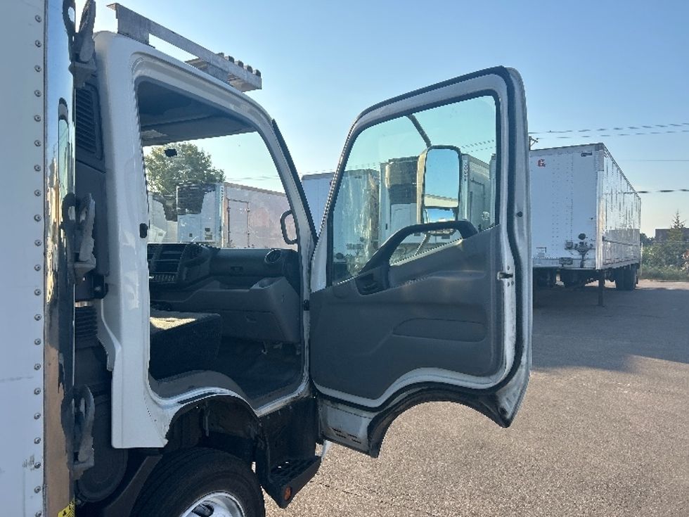 Refrigerated Truck-Light and Medium Duty Trucks-Hino-2019-195-Brooklyn Park-MN-163,679\n\t\tmiles-$ 42,500 - Image 20