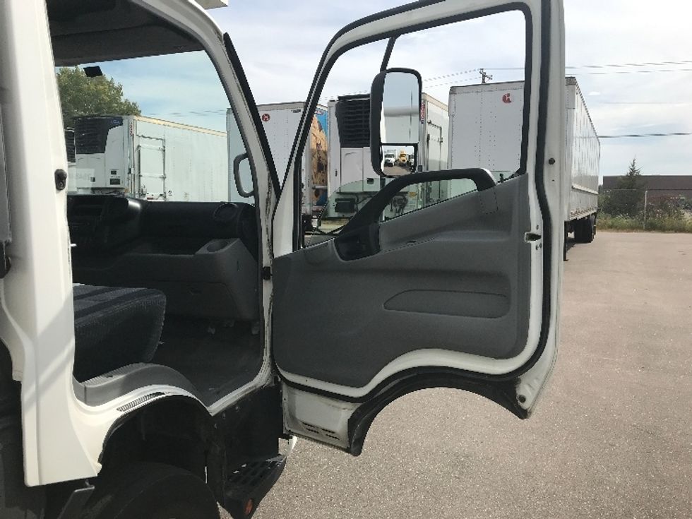 Refrigerated Truck-Light and Medium Duty Trucks-Hino-2019-195-Brooklyn Park-MN-170,153\n\t\tmiles-$ 40,250 - Image 19