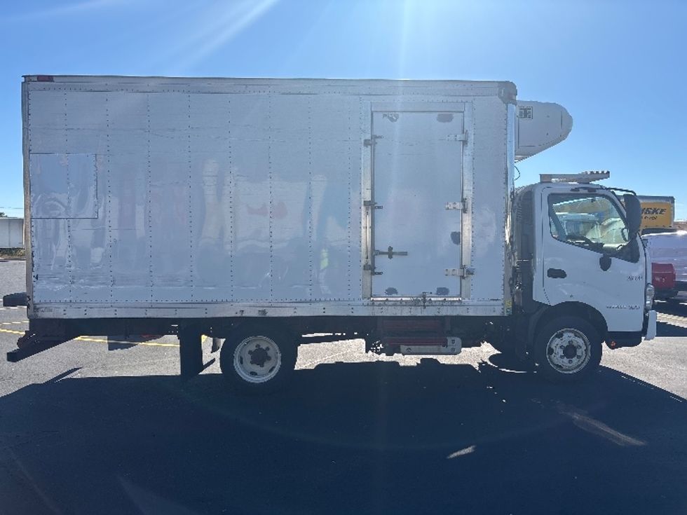 Refrigerated Truck-Light and Medium Duty Trucks-Hino-2019-195-Brooklyn Park-MN-177,290\n\t\tmiles-$ 37,750 - Image 15
