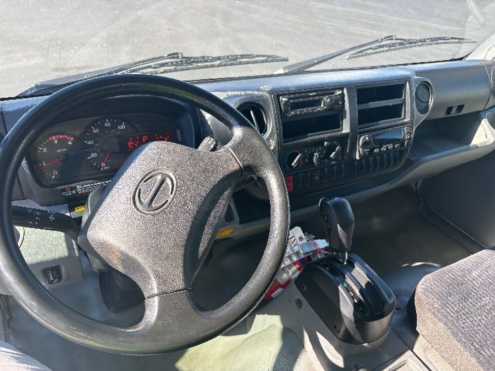 Refrigerated Truck-Light and Medium Duty Trucks-Hino-2019-195-Brooklyn Park-MN-177,290\n\t\tmiles-$ 37,750 - Image 18
