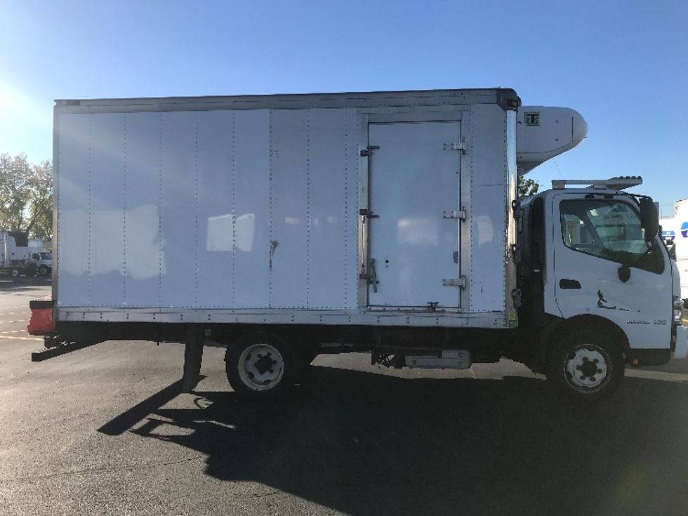 Refrigerated Truck-Light and Medium Duty Trucks-Hino-2019-195-Brooklyn Park-MN-186,007\n\t\tmiles-$ 36,000 - Image 14