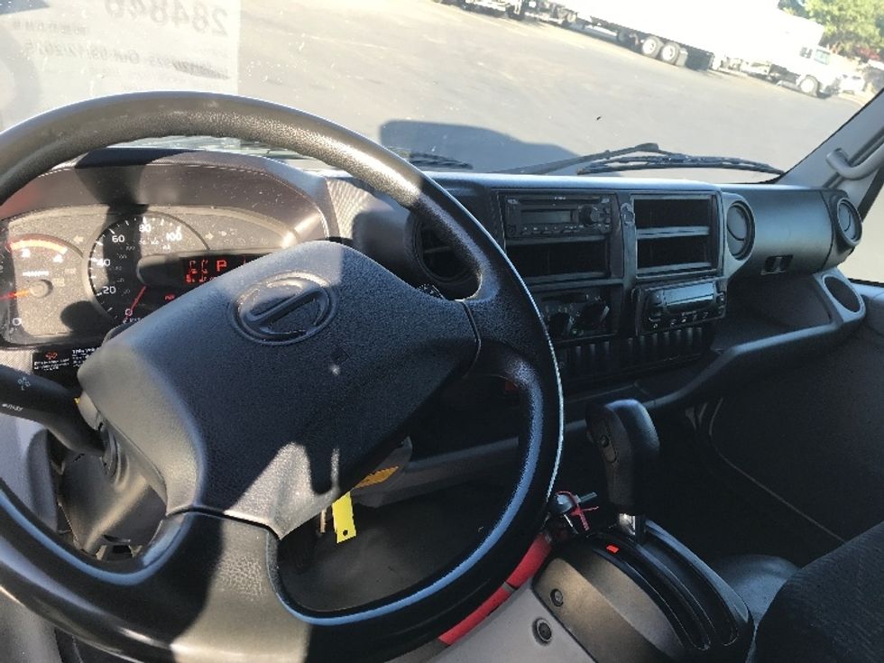 Refrigerated Truck-Light and Medium Duty Trucks-Hino-2019-195-Brooklyn Park-MN-186,007\n\t\tmiles-$ 36,000 - Image 17