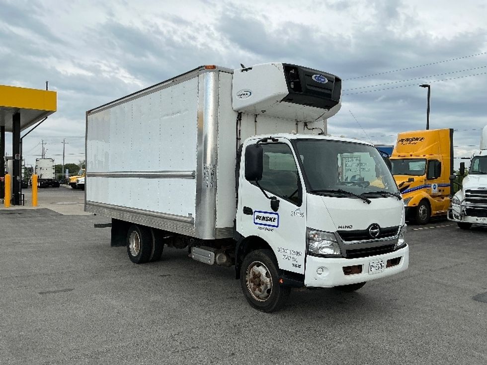 Refrigerated Truck-Light and Medium Duty Trucks-Hino-2019-195-Cambridge-ON-290,743\n\t\tkm-$ 55,750 - Image 1