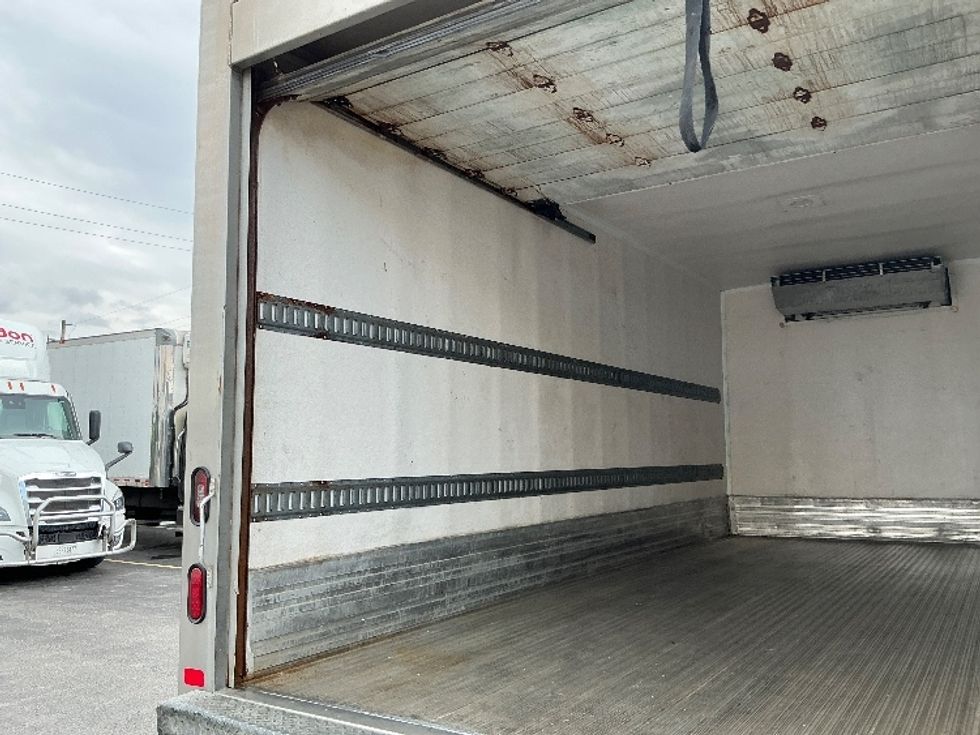 Refrigerated Truck-Light and Medium Duty Trucks-Hino-2019-195-Cambridge-ON-290,743\n\t\tkm-$ 55,750 - Image 10