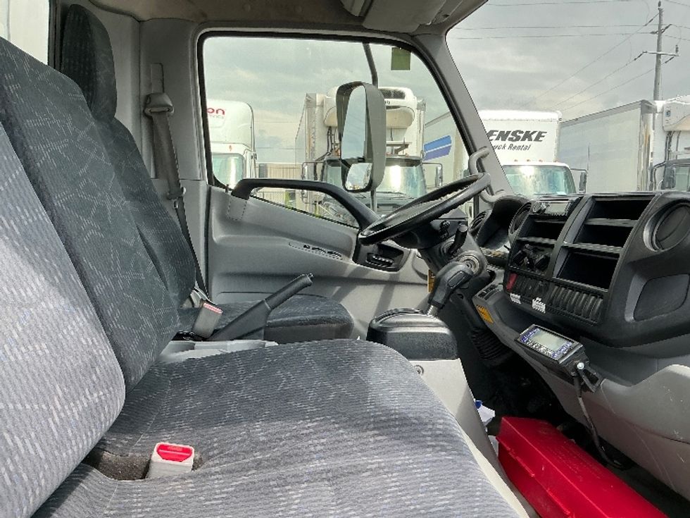 Refrigerated Truck-Light and Medium Duty Trucks-Hino-2019-195-Cambridge-ON-290,743\n\t\tkm-$ 55,750 - Image 21