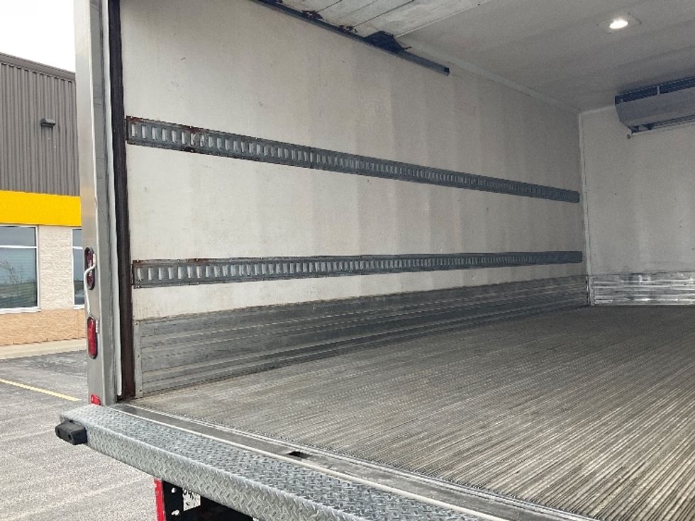 Refrigerated Truck-Light and Medium Duty Trucks-Hino-2019-195-Cambridge-ON-313,191\n\t\tkm-$ 48,750 - Image 11