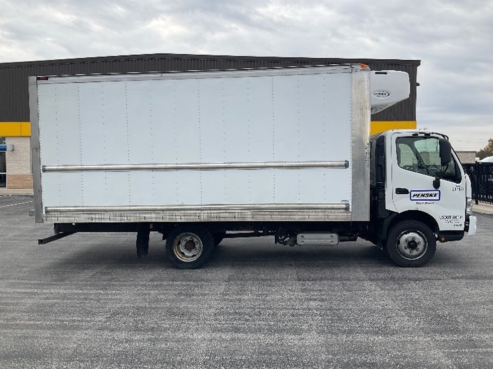 Refrigerated Truck-Light and Medium Duty Trucks-Hino-2019-195-Cambridge-ON-313,191\n\t\tkm-$ 48,750 - Image 15