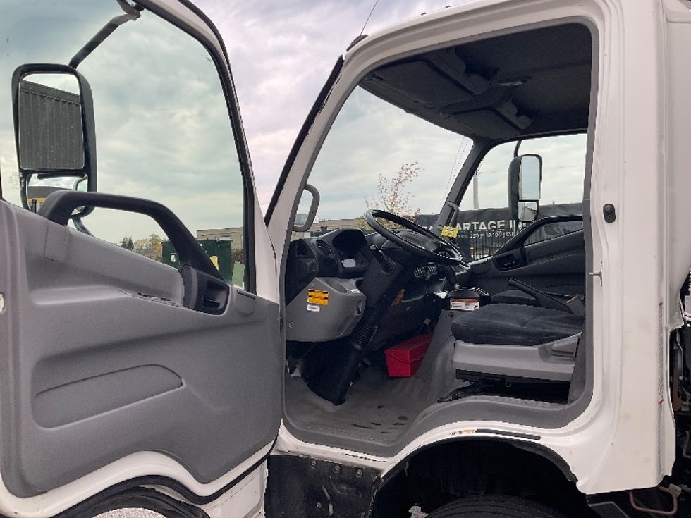 Refrigerated Truck-Light and Medium Duty Trucks-Hino-2019-195-Cambridge-ON-313,191\n\t\tkm-$ 48,750 - Image 16
