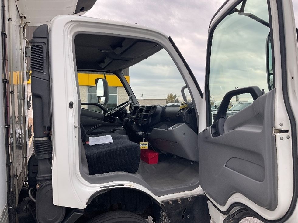 Refrigerated Truck-Light and Medium Duty Trucks-Hino-2019-195-Cambridge-ON-313,191\n\t\tkm-$ 48,750 - Image 20