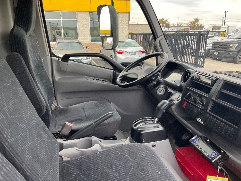 Refrigerated Truck-Light and Medium Duty Trucks-Hino-2019-195-Cambridge-ON-313,191\n\t\tkm-$ 48,750 - Image 22