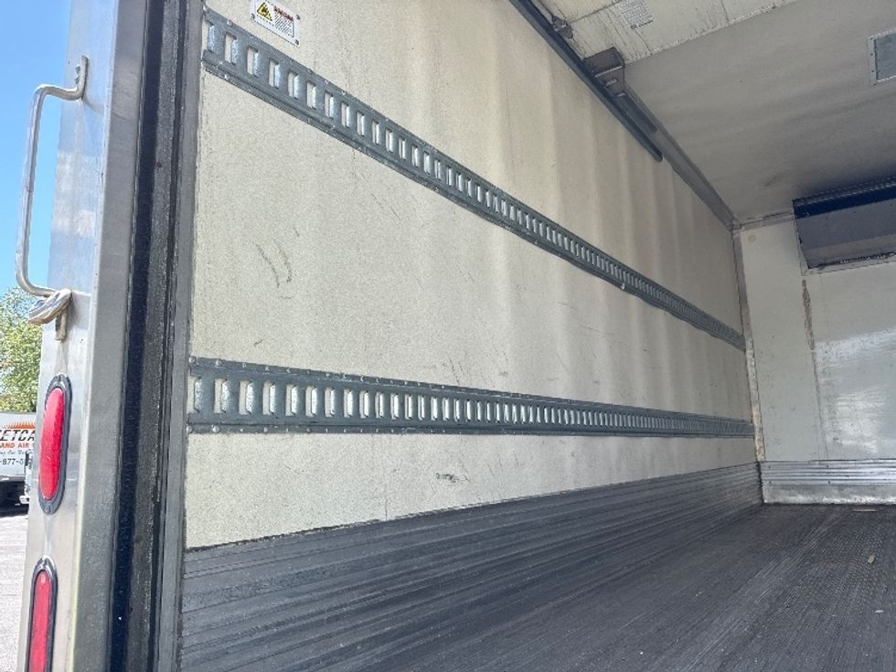 Refrigerated Truck-Light and Medium Duty Trucks-Hino-2019-195-Capitol Heights-MD-143,710\n\t\tmiles-$ 45,750 - Image 10