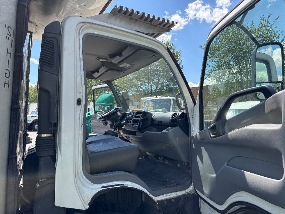 Refrigerated Truck-Light and Medium Duty Trucks-Hino-2019-195-Capitol Heights-MD-143,710\n\t\tmiles-$ 45,750 - Image 19