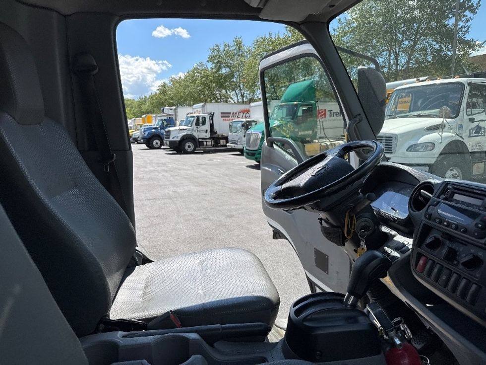 Refrigerated Truck-Light and Medium Duty Trucks-Hino-2019-195-Capitol Heights-MD-143,710\n\t\tmiles-$ 45,750 - Image 21