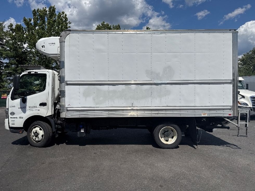Refrigerated Truck-Light and Medium Duty Trucks-Hino-2019-195-Capitol Heights-MD-143,710\n\t\tmiles-$ 45,750 - Image 4