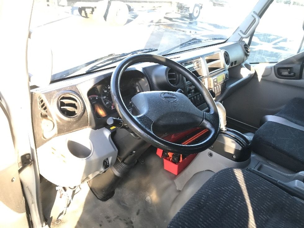 Refrigerated Truck-Light and Medium Duty Trucks-Hino-2019-195-Cincinnati-OH-118,898\n\t\tmiles-$ 49,000 - Image 17