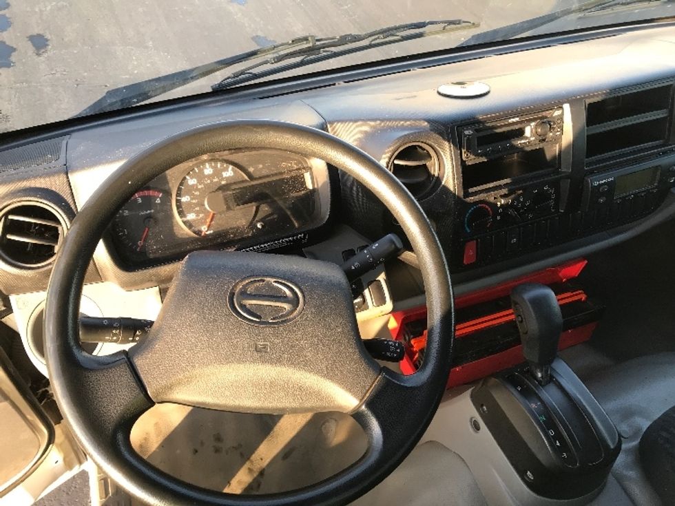 Refrigerated Truck-Light and Medium Duty Trucks-Hino-2019-195-Cincinnati-OH-118,898\n\t\tmiles-$ 49,000 - Image 18