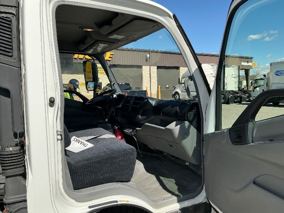 Refrigerated Truck-Light and Medium Duty Trucks-Hino-2019-195-Cincinnati-OH-95,224\n\t\tmiles-$ 53,750 - Image 20