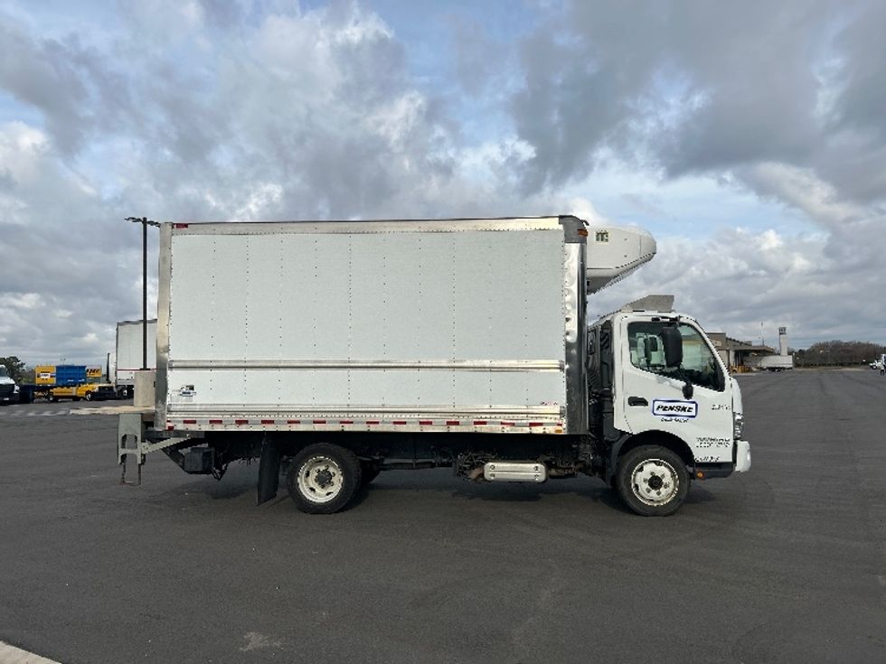 Refrigerated Truck-Light and Medium Duty Trucks-Hino-2019-195-Concord-NC-182,263\n\t\tmiles-$ 40,500 - Image 15