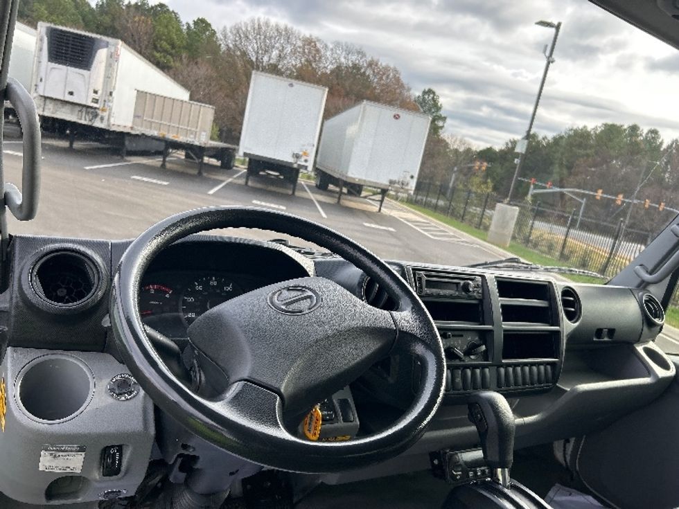 Refrigerated Truck-Light and Medium Duty Trucks-Hino-2019-195-Concord-NC-182,263\n\t\tmiles-$ 40,500 - Image 17