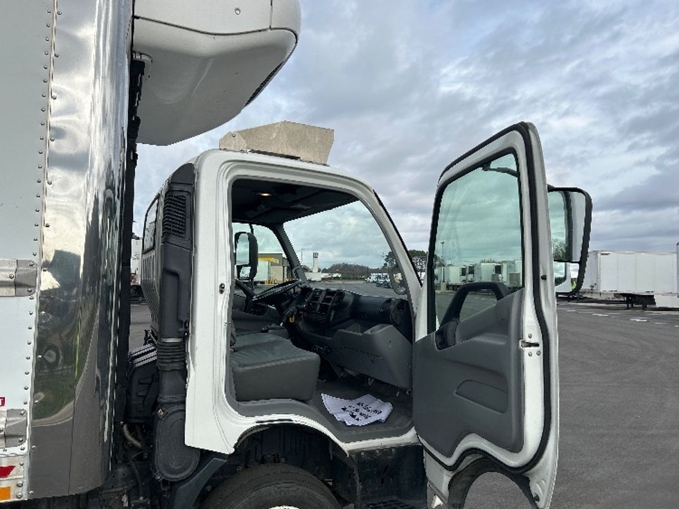 Refrigerated Truck-Light and Medium Duty Trucks-Hino-2019-195-Concord-NC-182,263\n\t\tmiles-$ 40,500 - Image 20