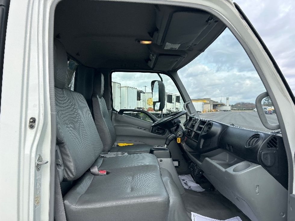 Refrigerated Truck-Light and Medium Duty Trucks-Hino-2019-195-Concord-NC-182,263\n\t\tmiles-$ 40,500 - Image 22