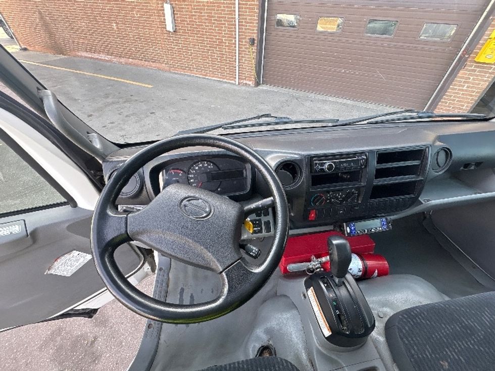 Refrigerated Truck-Light and Medium Duty Trucks-Hino-2019-195-Concord-ON-287,685\n\t\tkm-$ 53,250 - Image 17