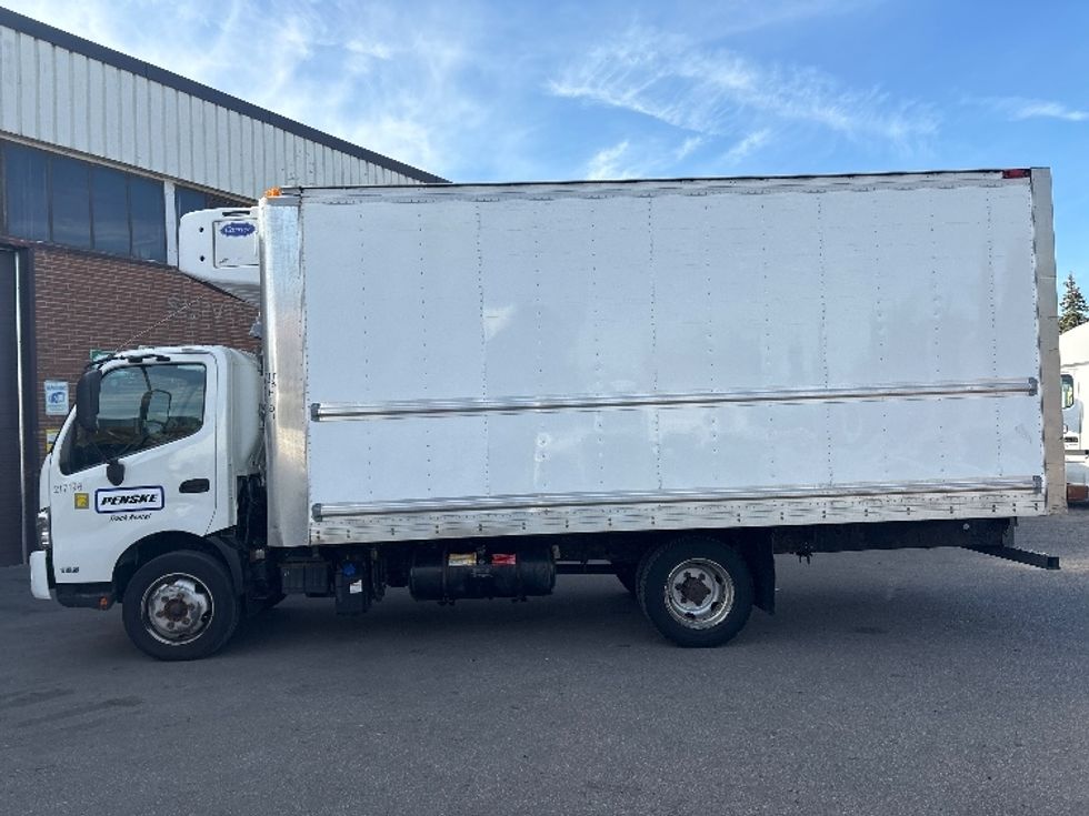 Refrigerated Truck-Light and Medium Duty Trucks-Hino-2019-195-Concord-ON-287,685\n\t\tkm-$ 53,250 - Image 4