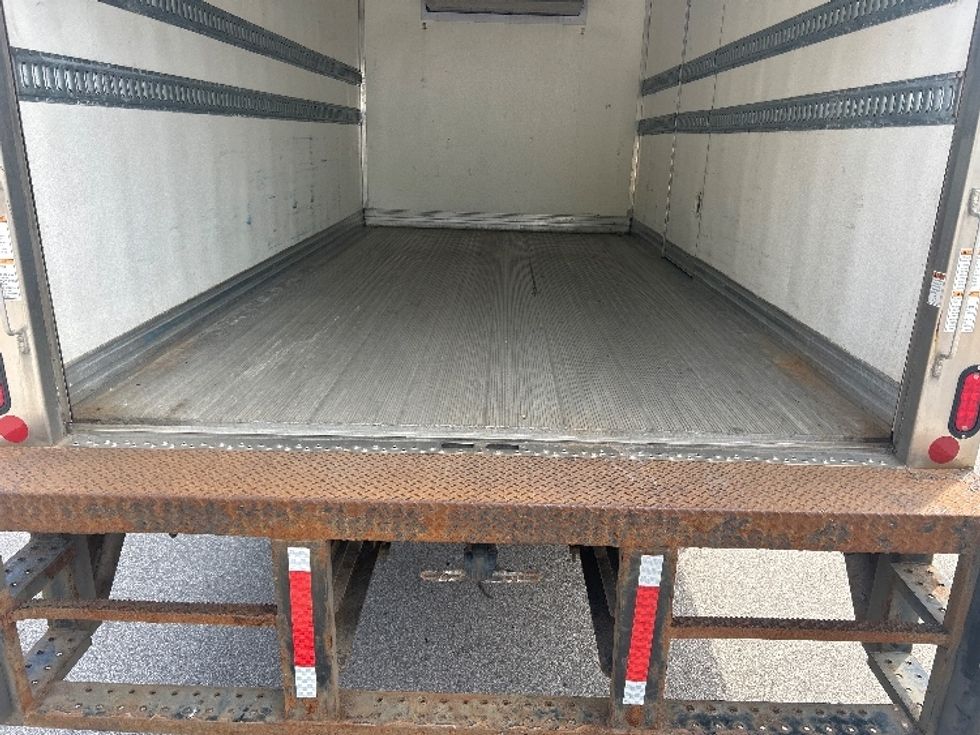Refrigerated Truck-Light and Medium Duty Trucks-Hino-2019-195-Delta-BC-183,273\n\t\tkm-$ 61,750 - Image 10