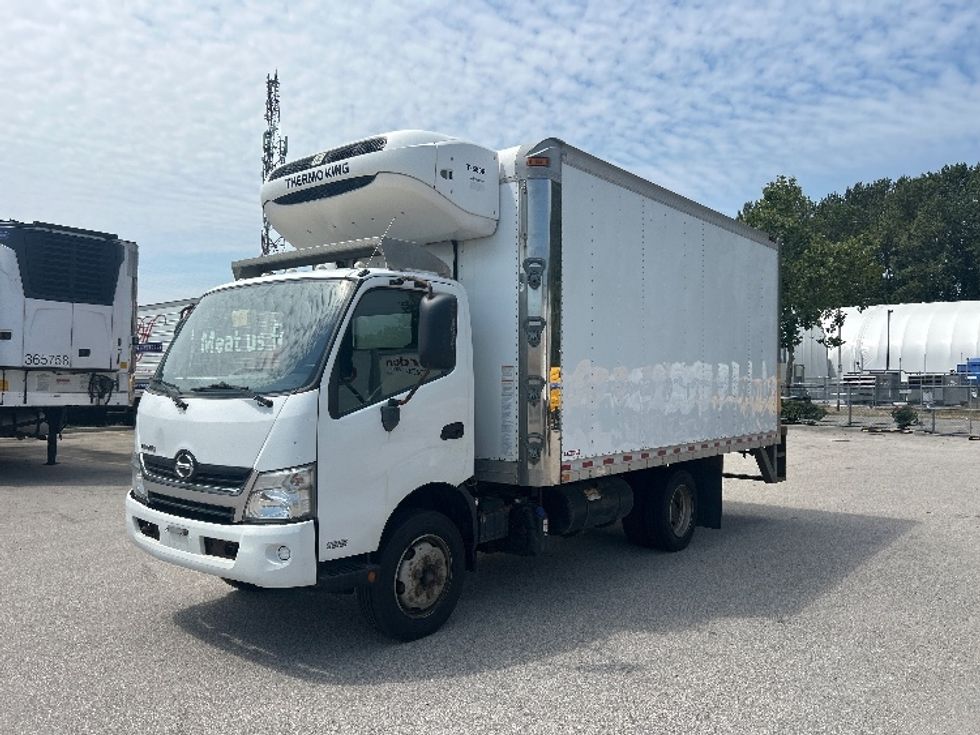Refrigerated Truck-Light and Medium Duty Trucks-Hino-2019-195-Delta-BC-183,273\n\t\tkm-$ 61,750 - Image 3