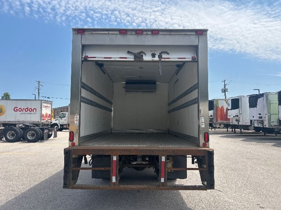 Refrigerated Truck-Light and Medium Duty Trucks-Hino-2019-195-Delta-BC-183,273\n\t\tkm-$ 61,750 - Image 9