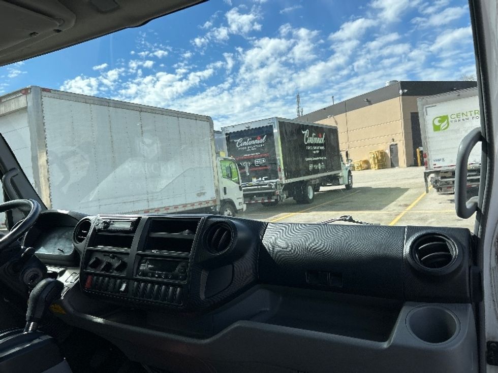 Refrigerated Truck-Light and Medium Duty Trucks-Hino-2019-195-Delta-BC-231,336\n\t\tkm-$ 63,750 - Image 16