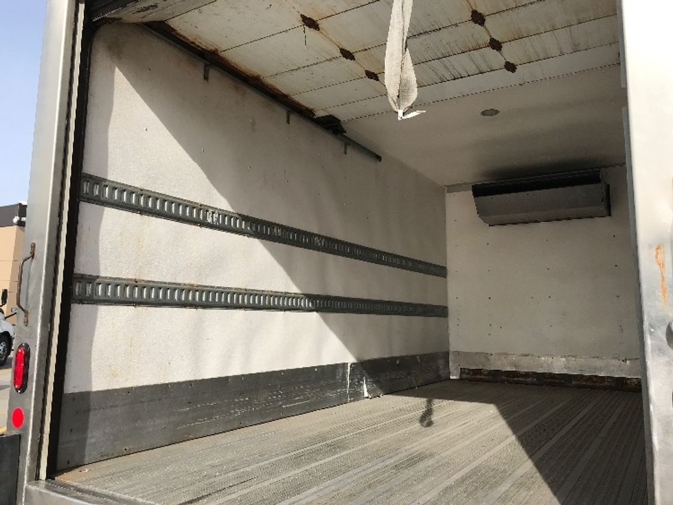 Refrigerated Truck-Light and Medium Duty Trucks-Hino-2019-195-Delta-BC-246,534\n\t\tkm-$ 64,500 - Image 11