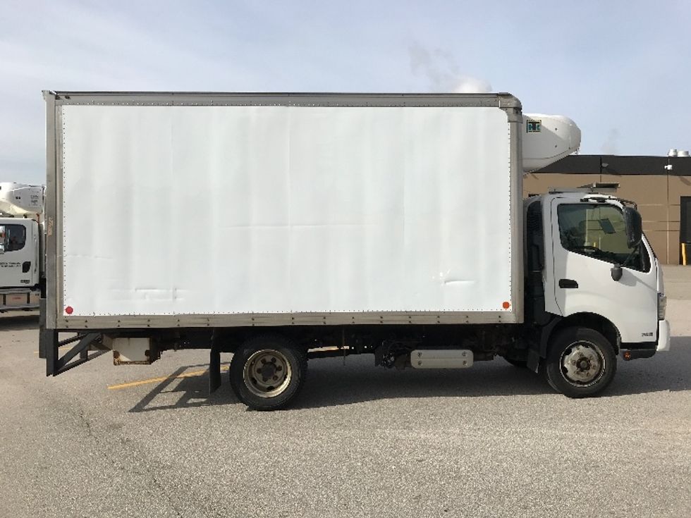 Refrigerated Truck-Light and Medium Duty Trucks-Hino-2019-195-Delta-BC-246,534\n\t\tkm-$ 64,500 - Image 15