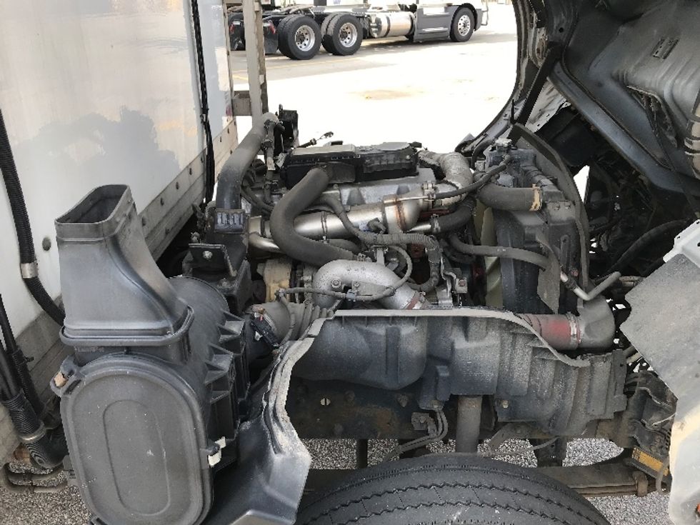 Refrigerated Truck-Light and Medium Duty Trucks-Hino-2019-195-Delta-BC-246,534\n\t\tkm-$ 64,500 - Image 23