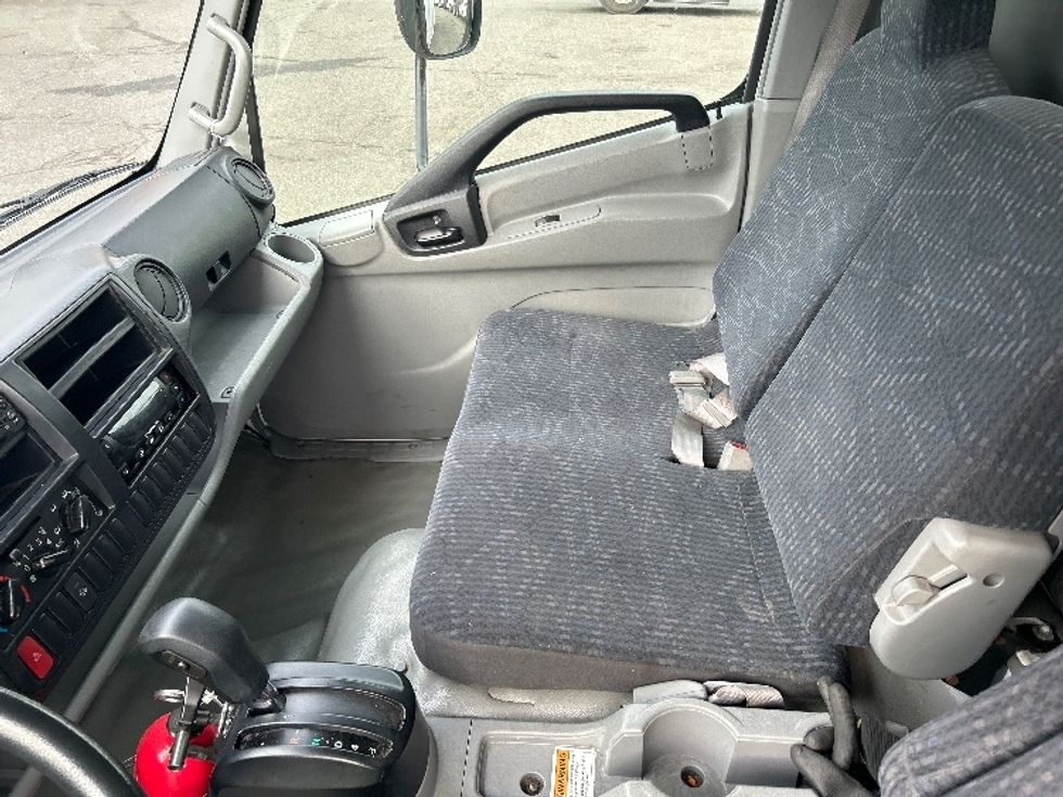 Refrigerated Truck-Light and Medium Duty Trucks-Hino-2019-195-Elmsford-NY-89,888\n\t\tmiles-$ 48,250 - Image 19
