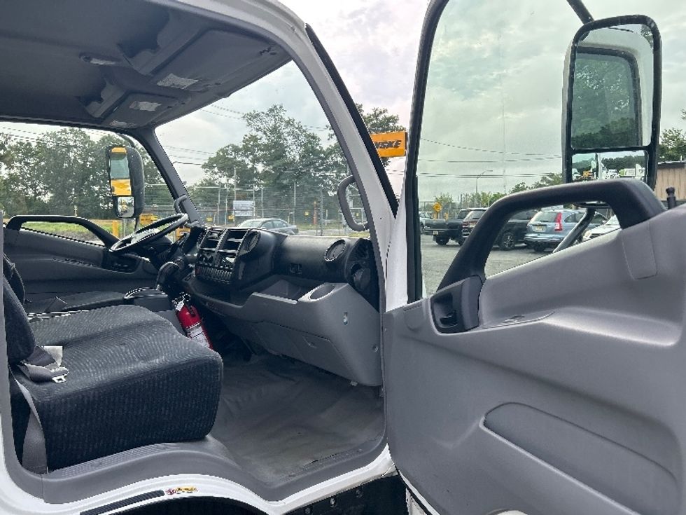 Refrigerated Truck-Light and Medium Duty Trucks-Hino-2019-195-Elmsford-NY-89,888\n\t\tmiles-$ 48,250 - Image 20