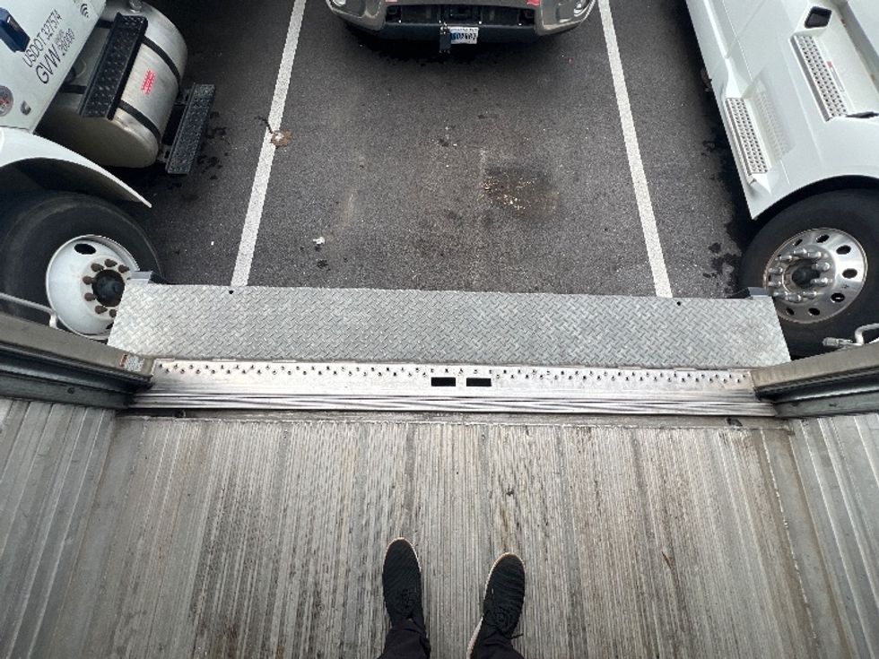 Refrigerated Truck-Light and Medium Duty Trucks-Hino-2019-195-Essex-MD-203,430\n\t\tmiles-$ 35,750 - Image 10