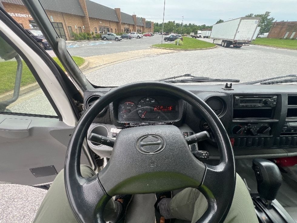 Refrigerated Truck-Light and Medium Duty Trucks-Hino-2019-195-Essex-MD-203,430\n\t\tmiles-$ 35,750 - Image 18