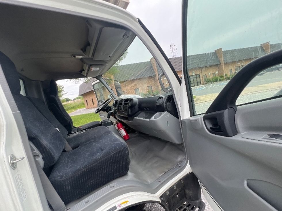 Refrigerated Truck-Light and Medium Duty Trucks-Hino-2019-195-Essex-MD-203,430\n\t\tmiles-$ 35,750 - Image 20