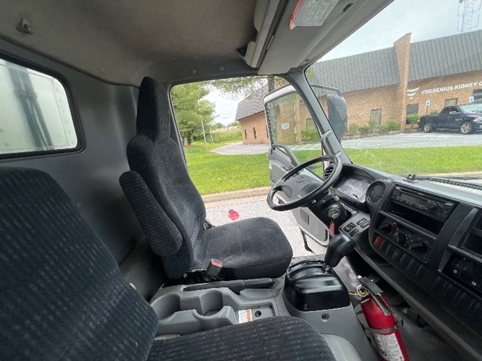 Refrigerated Truck-Light and Medium Duty Trucks-Hino-2019-195-Essex-MD-203,430\n\t\tmiles-$ 35,750 - Image 22