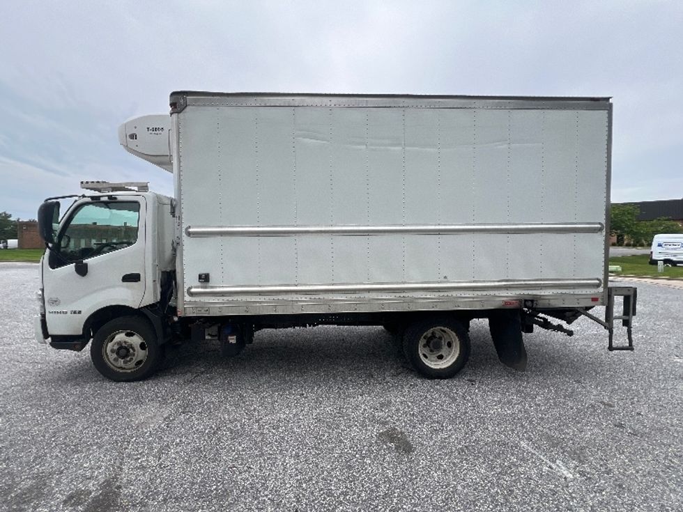 Refrigerated Truck-Light and Medium Duty Trucks-Hino-2019-195-Essex-MD-203,430\n\t\tmiles-$ 35,750 - Image 4