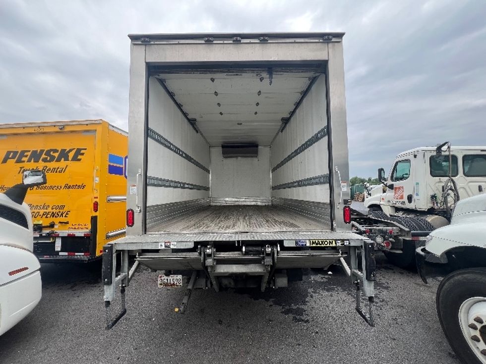Refrigerated Truck-Light and Medium Duty Trucks-Hino-2019-195-Essex-MD-203,430\n\t\tmiles-$ 35,750 - Image 8