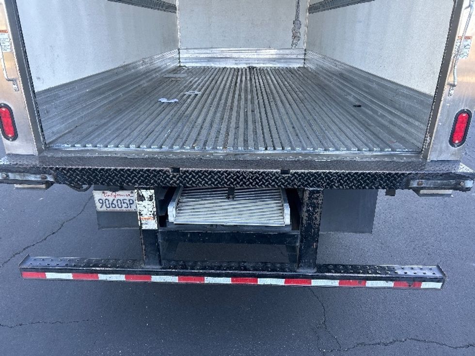 Refrigerated Truck-Light and Medium Duty Trucks-Hino-2019-195-Fontana-CA-201,366\n\t\tmiles-$ 33,000 - Image 10